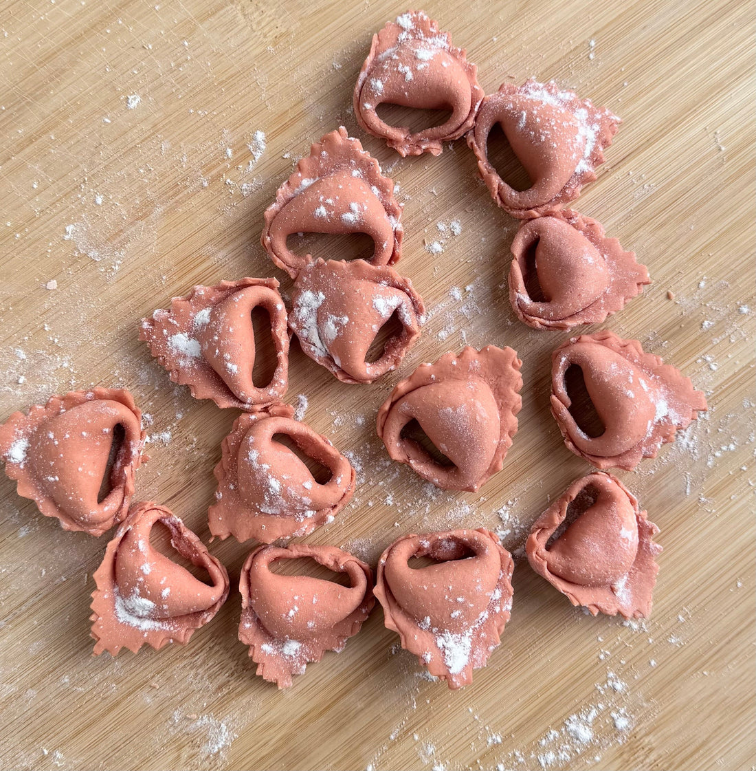 Tortellini Rossi Tradizionali per una Cena Romantica di San Valentino.