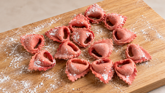 Tortellini Rossi Tradizionali per una Cena Romantica di San Valentino.