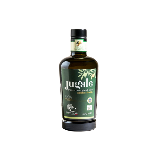 Bottiglia di olio extravergine di oliva JUGALE da 500ml, 100% italiano, prodotto artigianale dell’Azienda Agricola Salvatore Carvelli.