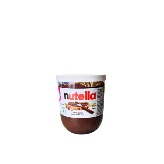 FERRERO Nutella 220g – barattolo originale di crema alle nocciole e cacao italiana su sfondo neutro – Essenza Pisterzi